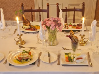 Dining / Restaurant - 